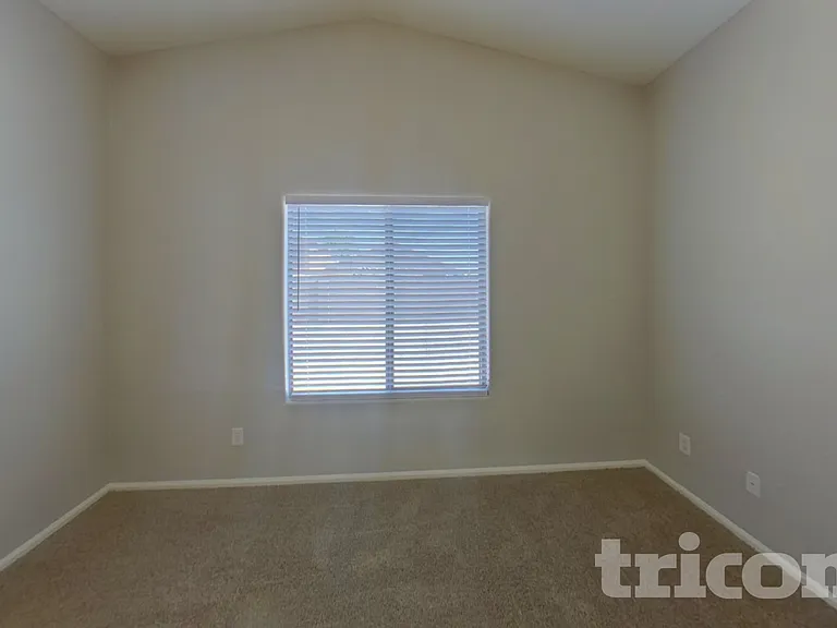 39964 W Sanders Way — Photo 7