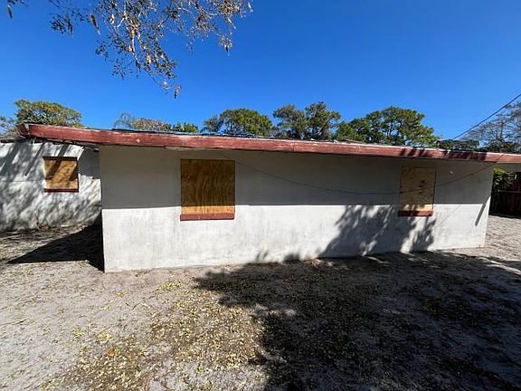 3rd image of 1620 SE Apache Avenue