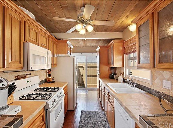 5th image of 323 Lugonia St