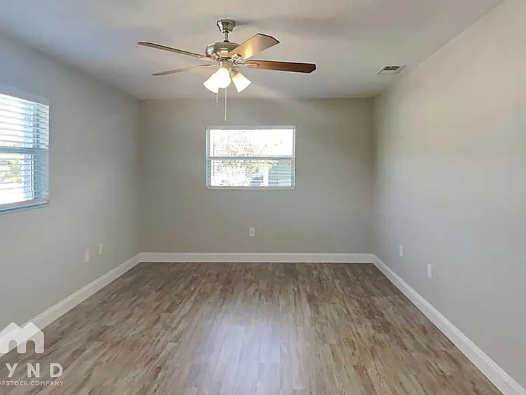 9116 Glen Moor Ln — Photo 10