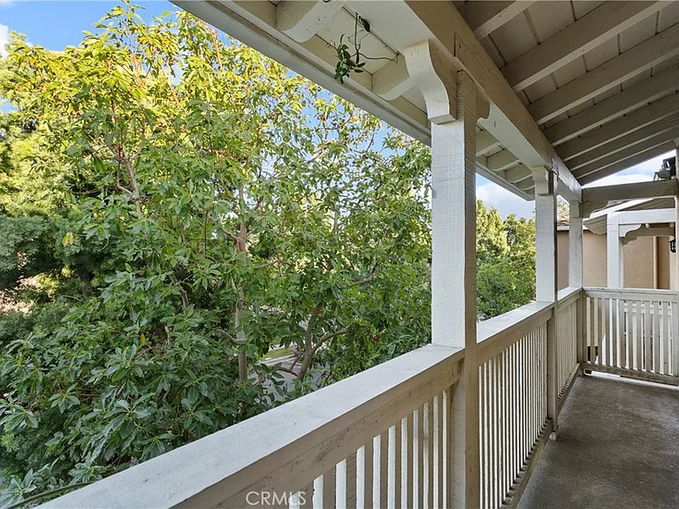 44 Modesto — Photo 15