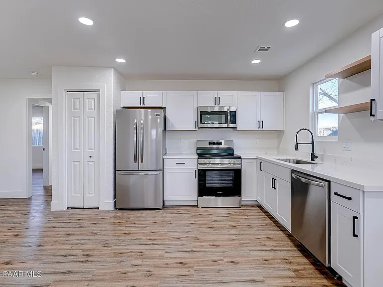 3164 N Yavapai Rd #B — Photo 9