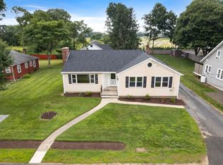 18 Maple Ave, Clinton, CT 06413