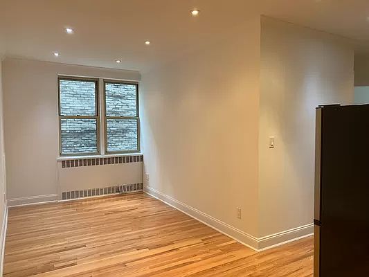 3rd image of 330 E 63rd St APT 3L