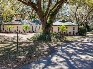 1613 Cottagewood Dr, Brandon, FL 33510