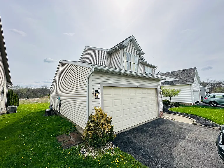 281 Potters Cir — Photo 2