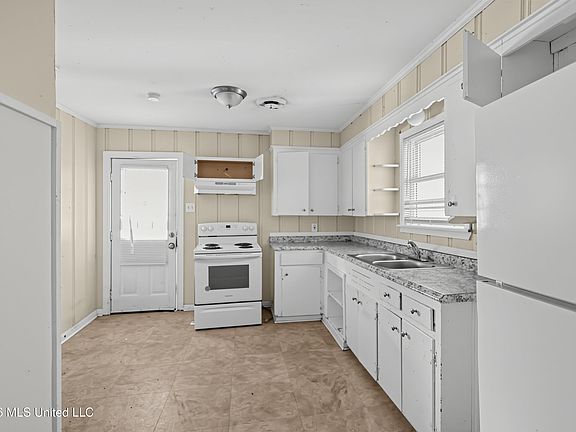 4th image of 1333 Maria Dr