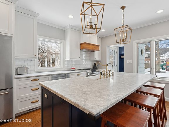 5th image of 2538 Kenilworth Ave