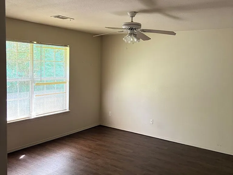 1075 Grinnel Cir — Photo 13