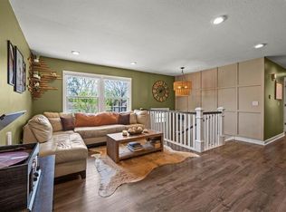 109 SE Moore Ct, Blue Springs, MO 64014