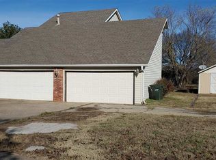 902 E 11th St, Cushing, OK 74023