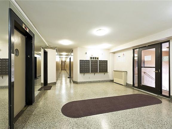 5th image of 3535 Kings College Pl APT 1L