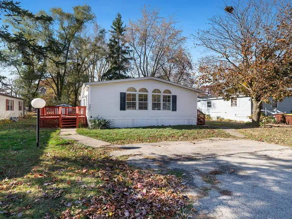 12962 Parkway Way, Poplar Grove, IL 61065