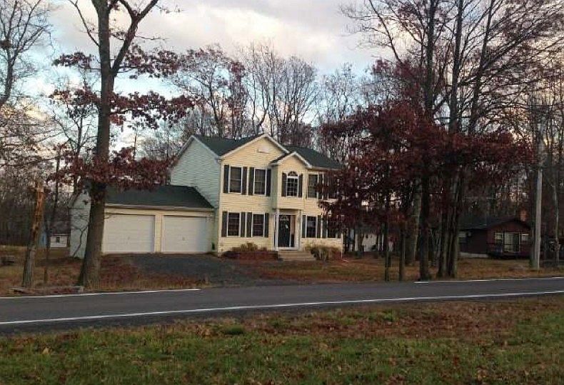 2nd image of 242 Pocono Blvd