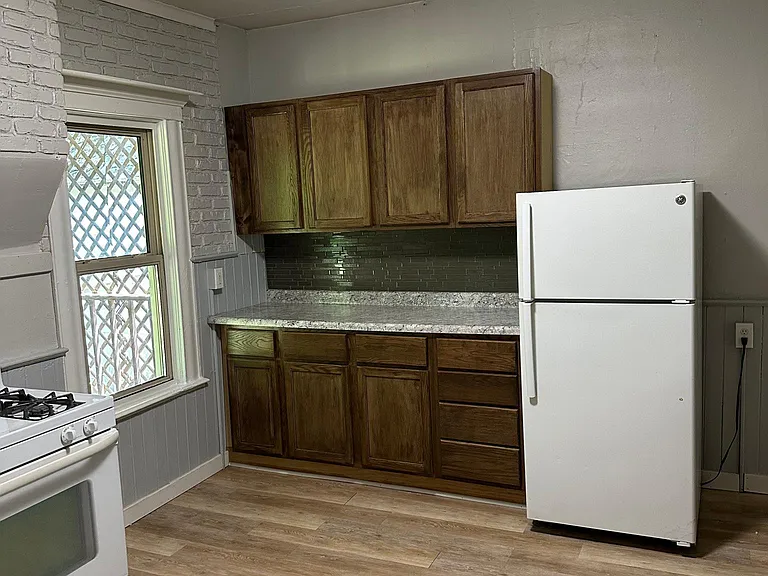 1009 Jackson St — Photo 8