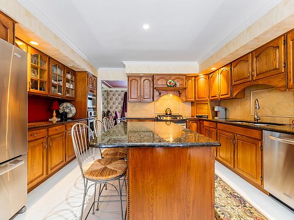 5th image of 7624 Forest Hill Rd