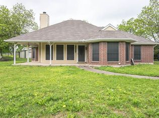 209 Greenville Ave, Nevada, TX 75173
