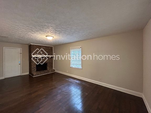 3rd image of 703 Continental Dr