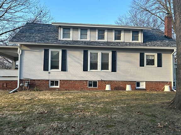 3rd image of 325 S 10th St
