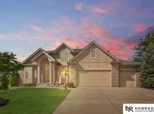 11602 Bay Cir, Papillion, NE 68133