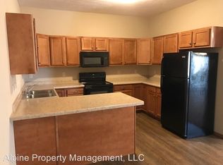100 E 6th St, Canton, SD 57013
