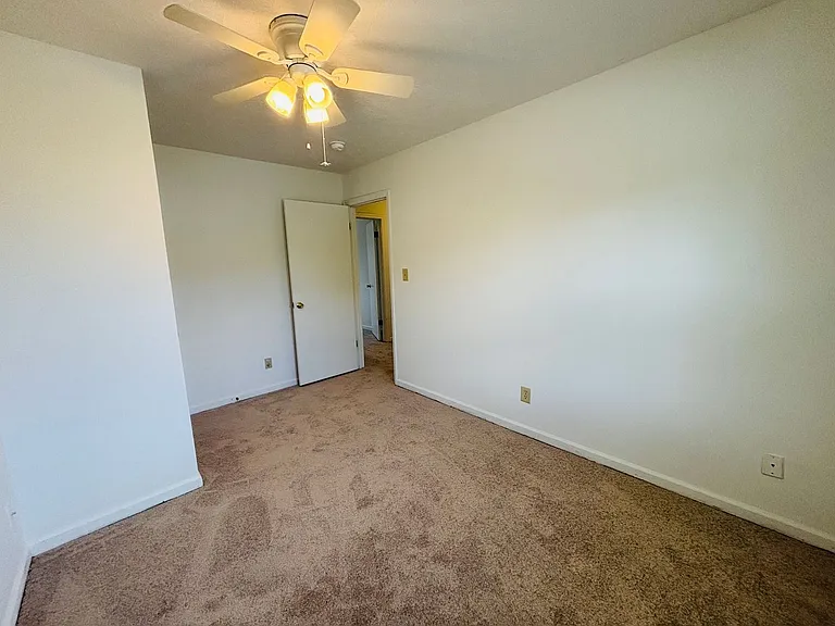 435 Wakeman Ct — Photo 10