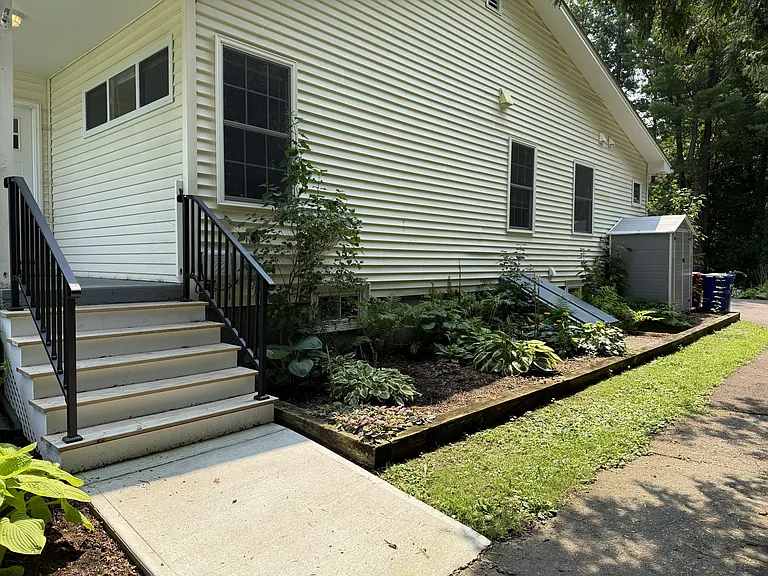72 Juniper Rdg #A — Photo 54