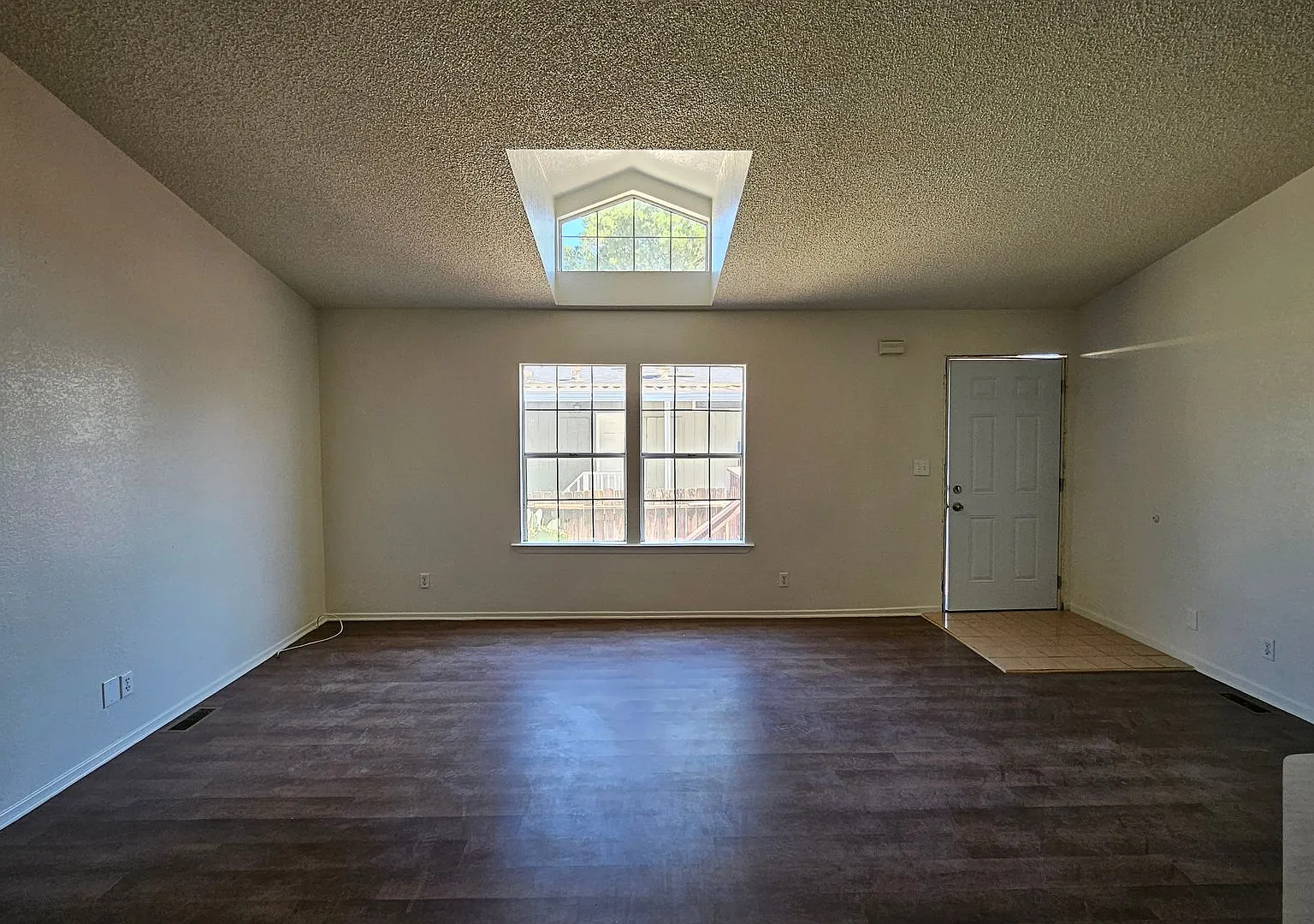 Spacious 3-Bedroom, 2-Bath Mobile Home in California City Comfortable Living with Great Community... — Photo 3