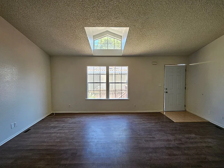 21761 Wisteria St — Photo 3