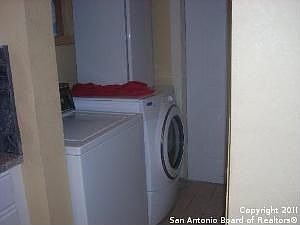 4th image of 215 Stratford Ct