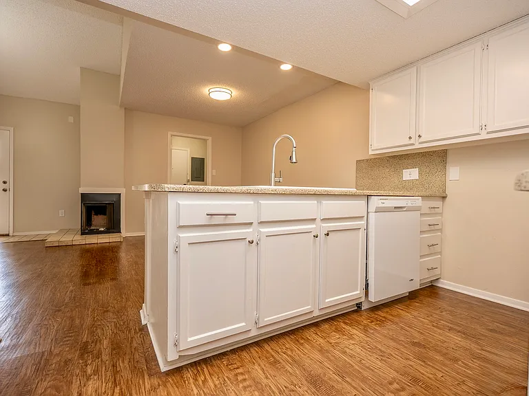 4547 Bermuda Dr — Photo 5