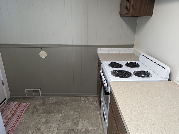 4th image of 308 E Portage Trl APT 2