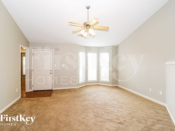 3rd image of 10219 Cottage Oaks Cv