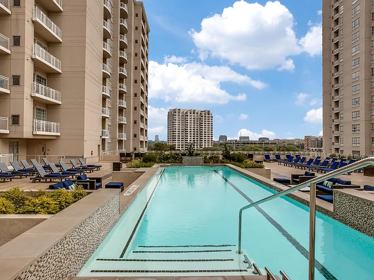 3225 Turtle Creek Blvd #220 — Photo 23