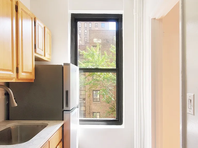 200 W 16th St #5K — Photo 2