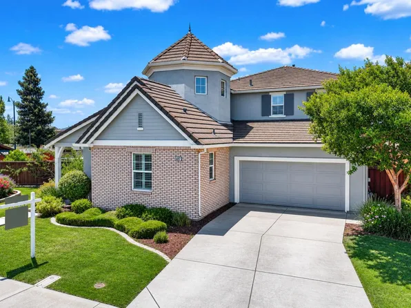 697 Purple Martin Dr, Vacaville, CA 95687
