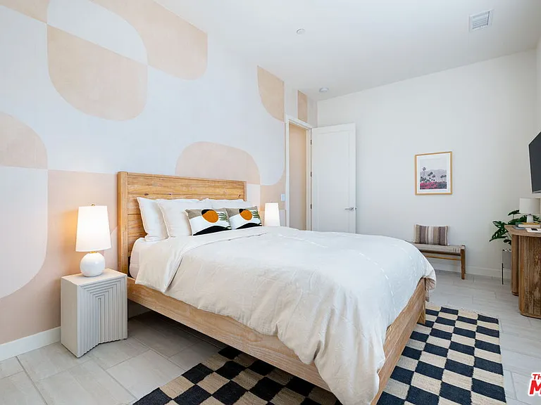 1605 3/4 Candela Ct — Photo 14