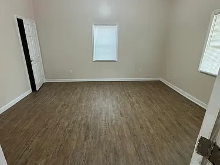 1406 Tribble St — Photo 8