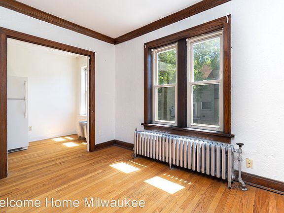 3rd image of 2006 N Farwell Ave #203