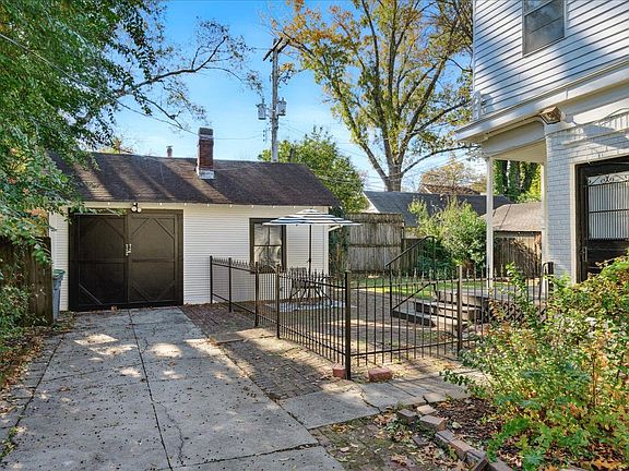 3rd image of 1787 Vinton Ave