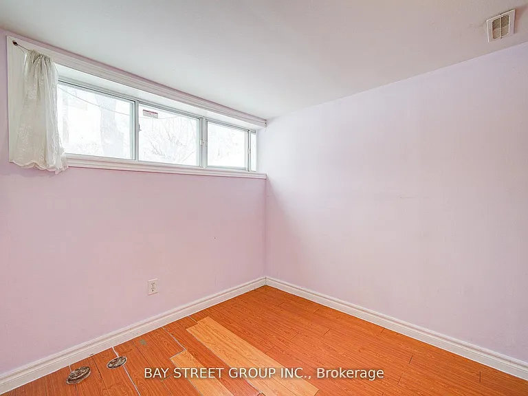 5 Lockdare St #BASEMENT — Photo 14