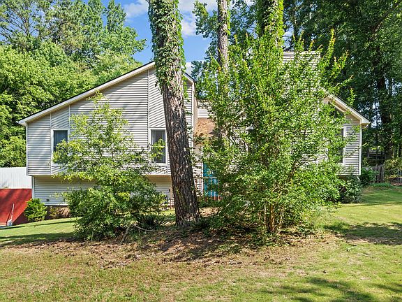 2nd image of 3291 Rae Pl