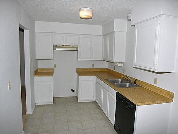 4th image of 7514 Hanover Ln