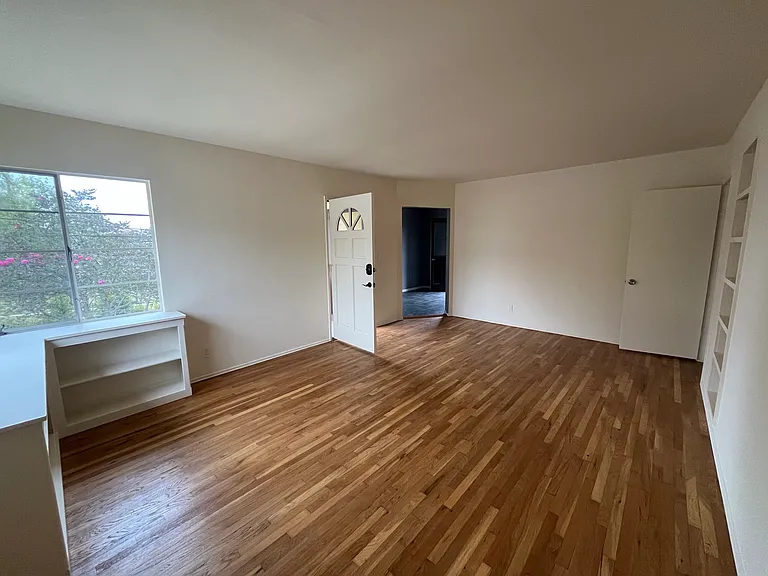 854-864 E Mendocino St #854 — Photo 4