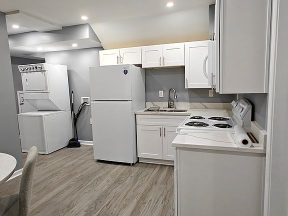 4th image of 4237 Shoreside Cir #Basement