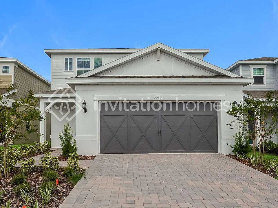 2727 Clear Night Ave