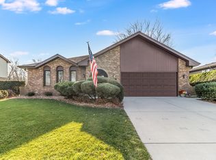 2501 Green Valley Rd, Darien, IL 60561