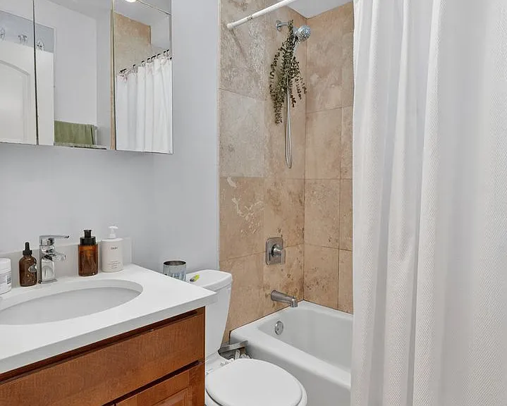 961 W Fletcher St #1 — Photo 35