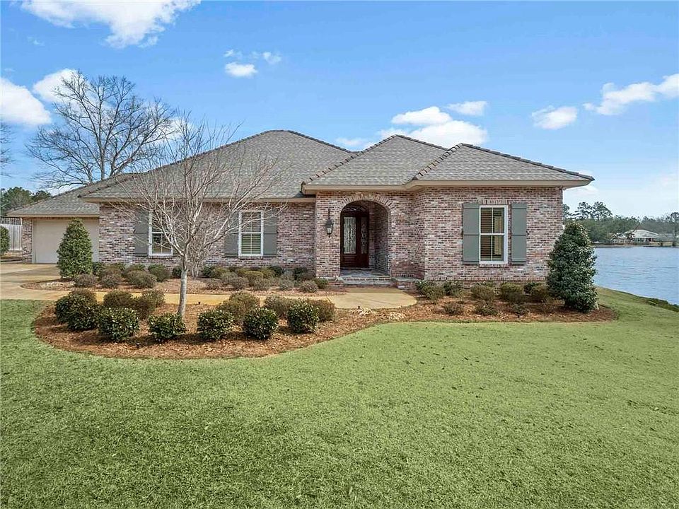 1st image of 60085 Greentree Dr