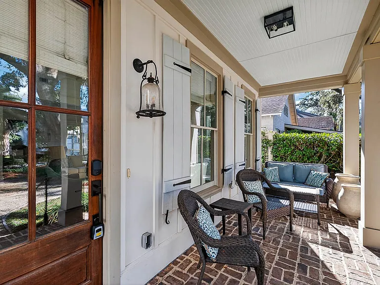 1030 Village Oaks Ln — Photo 3